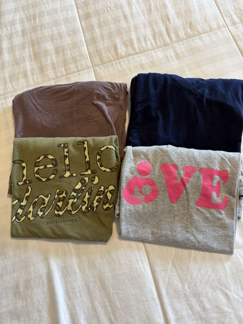 Women’s Medium  Tee T-Shirt Custom Bundle 4 Pieces 2 V-neck 1 Crew Neck 1 Round